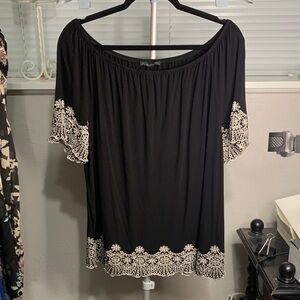 Adrianna Papell Black‎ Blouse with Cream Embroidery
